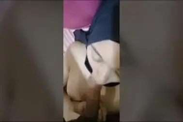 Di BJ Cewe Jilbab Hitam Sambil Cubit Putingnya