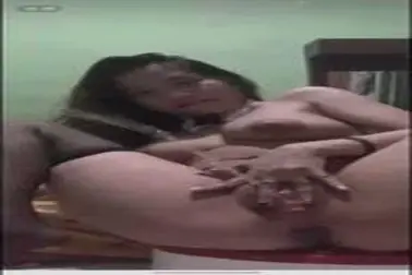 Janda Muda Sonia Kusuma Pamer Memek Becek